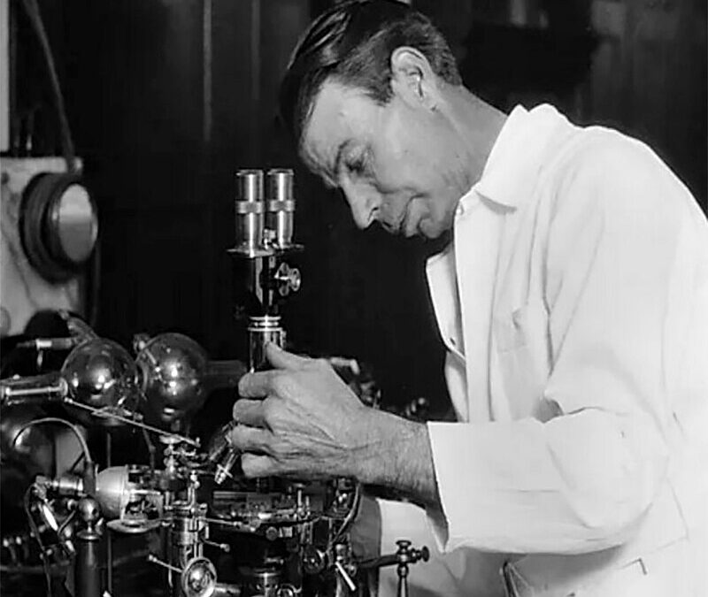 Royal Raymond Rife: was not a Doctor; The Man, The Microscope, Ray Tube and the Controversial Frequency Healing Legacy